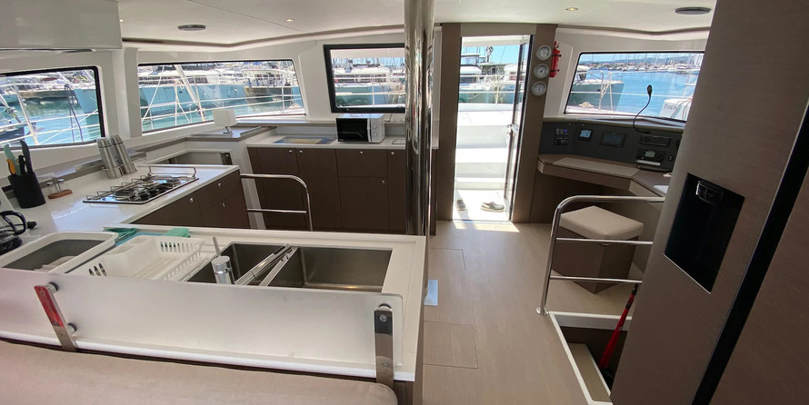 Fountaine Pajot Astréa 42