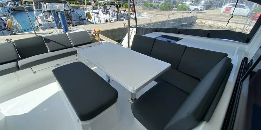 Fountaine Pajot Astréa 42