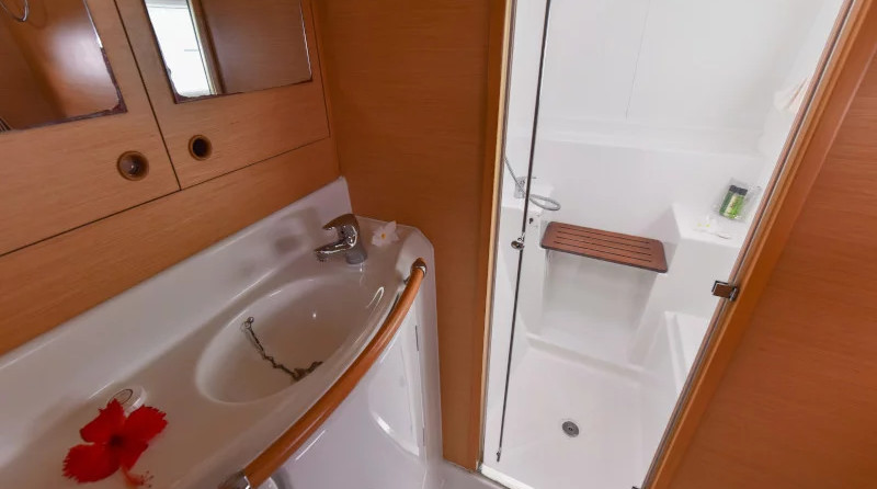 Lagoon 380