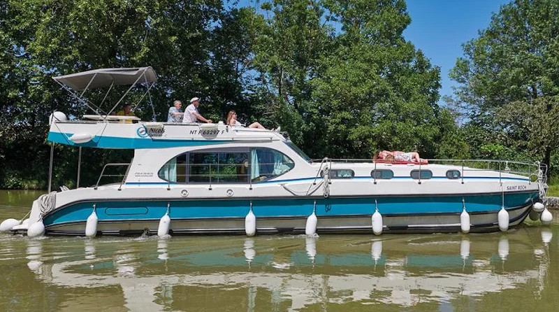 Cantieri estensi goldstar 560 c fly