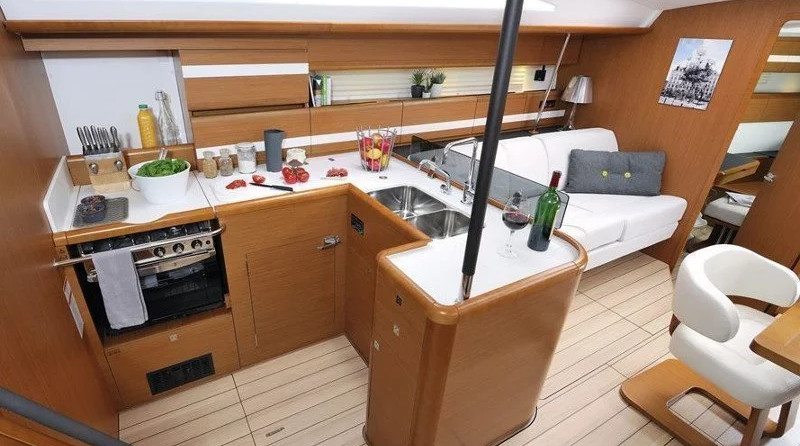Jeanneau 53 (6 cab)
