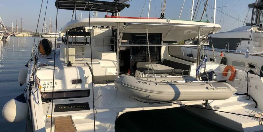 Lagoon 42 - 4 + 2 cab.