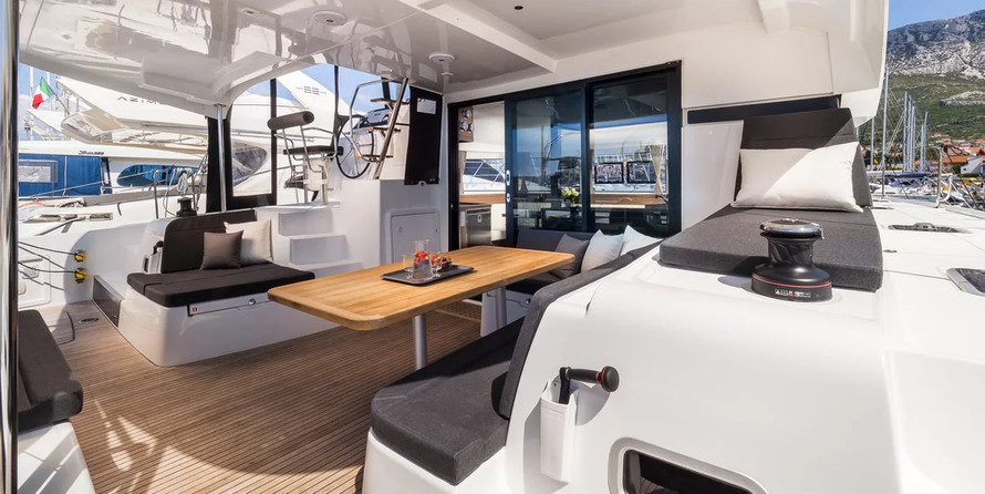 Lagoon 42 - 3 + 1 cab. OW