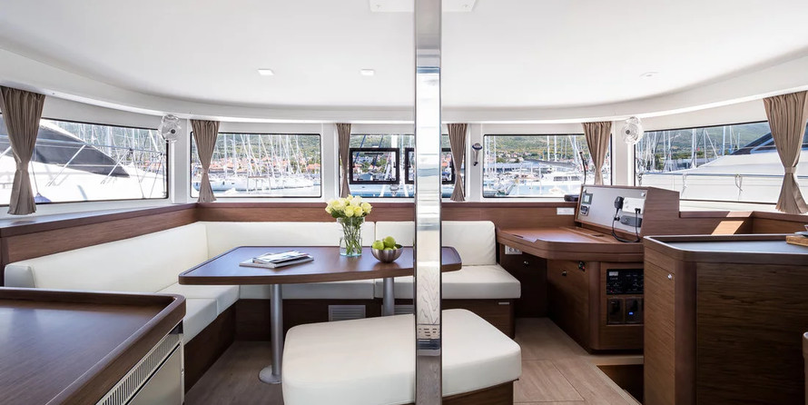 Lagoon 42 - 3 + 1 cab. OW