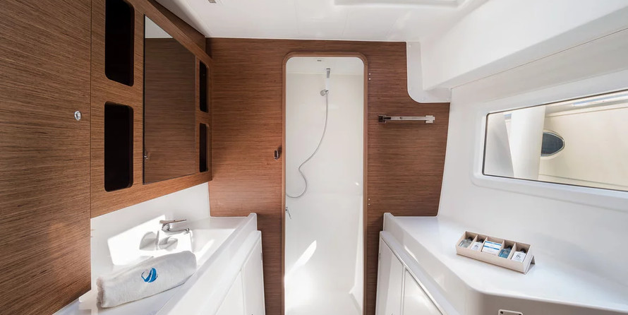 Lagoon 42 - 3 + 1 cab. OW