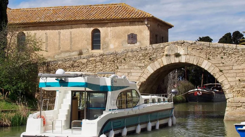 Cantieri estensi goldstar 560 c fly