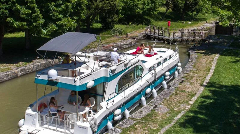 Cantieri estensi goldstar 560 c fly