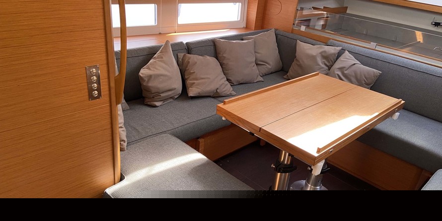 Dufour 530
