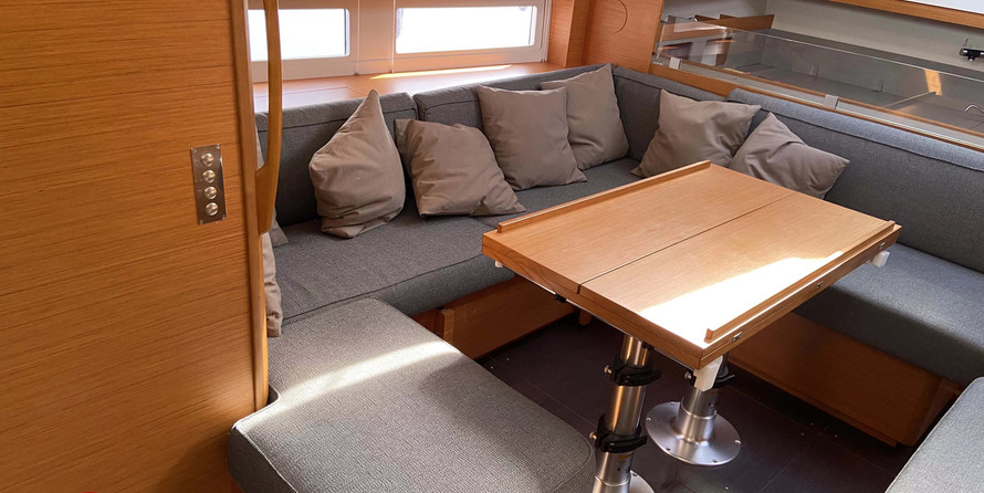 Dufour 530