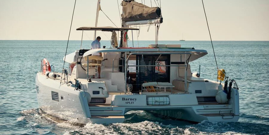 Lagoon 42