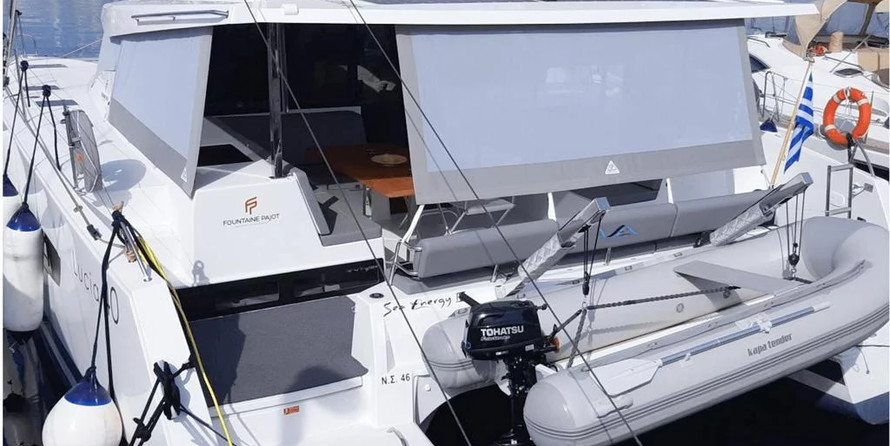Fountaine Pajot Lucia 40
