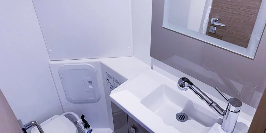 Fountaine Pajot Lucia 40