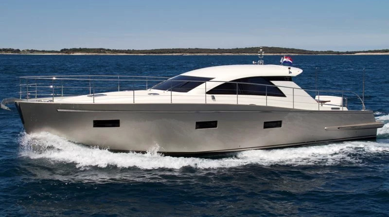 Cyrus 13.8 Hardtop