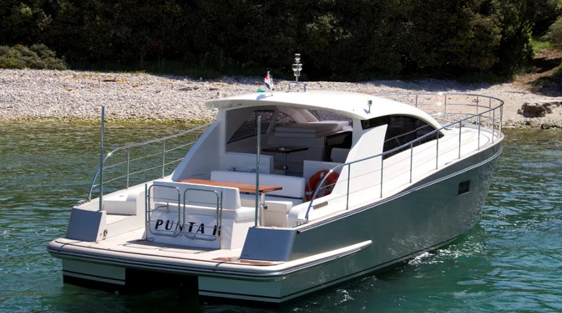 Cyrus 13.8 Hardtop
