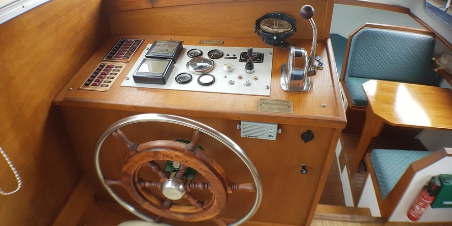 Dutch steel motor cruiser 48ft