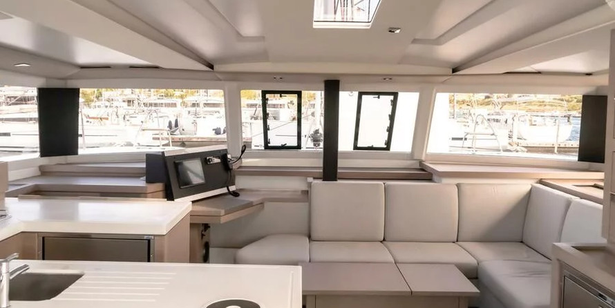 Fountaine Pajot Astréa 42