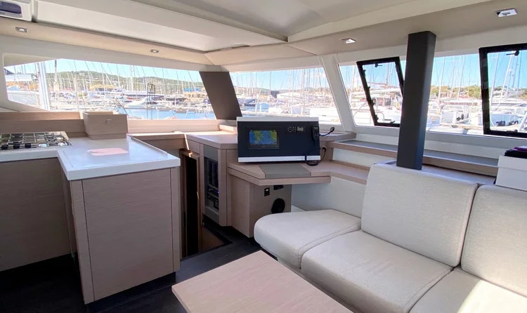 Fountaine Pajot Astréa 42