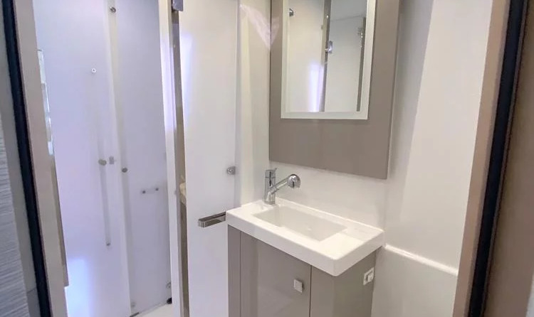 Fountaine Pajot Astréa 42