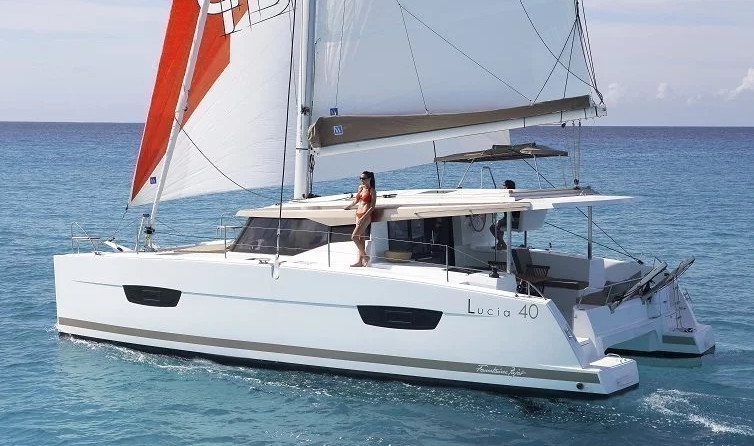 Fountaine Pajot Lucia 40