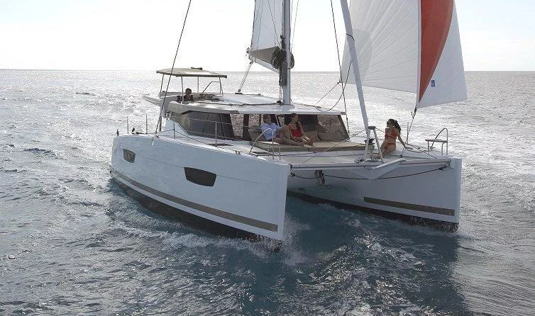Fountaine Pajot Lucia 40