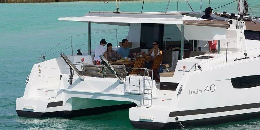 Fountaine Pajot Lucia 40