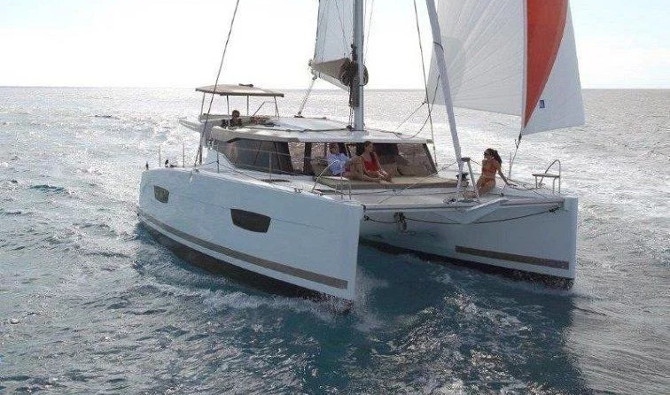Fountaine Pajot Lucia 40