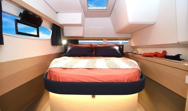 Fountaine Pajot Lucia 40