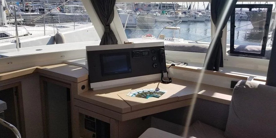 Fountaine Pajot Lucia 40
