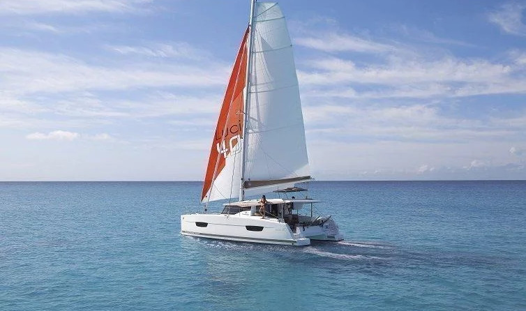 Fountaine Pajot Lucia 40