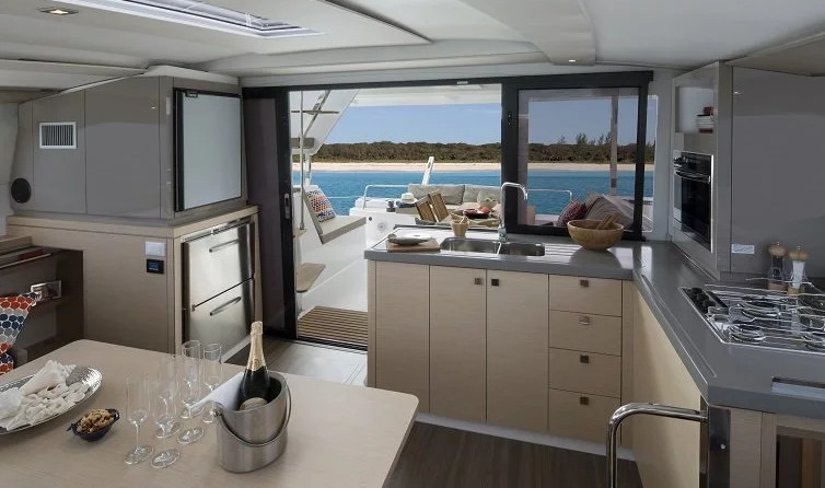 Fountaine Pajot Lucia 40