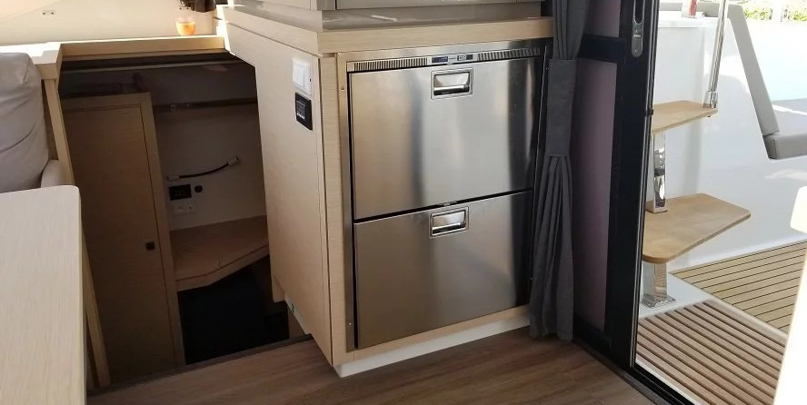 Fountaine Pajot Lucia 40