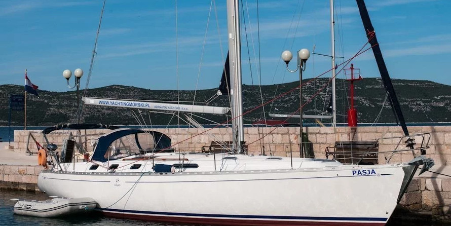 Dufour 45 Classic