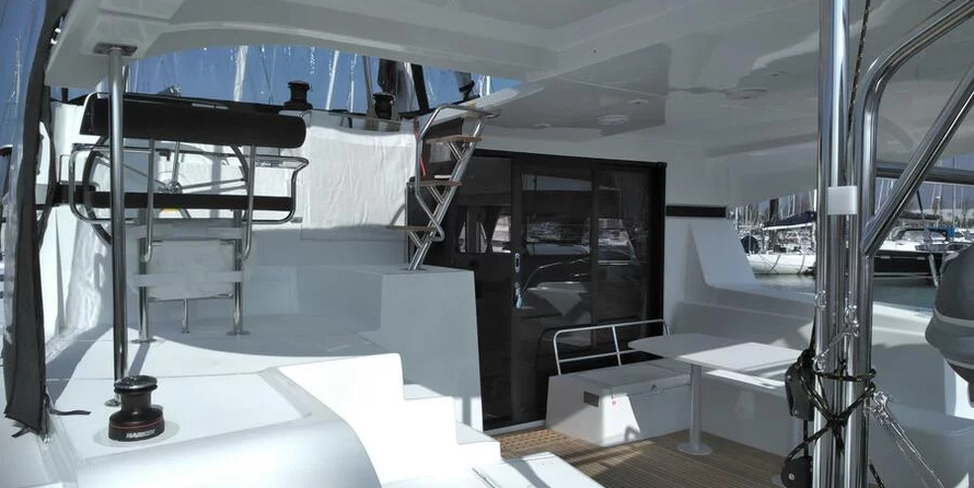 Lagoon 42