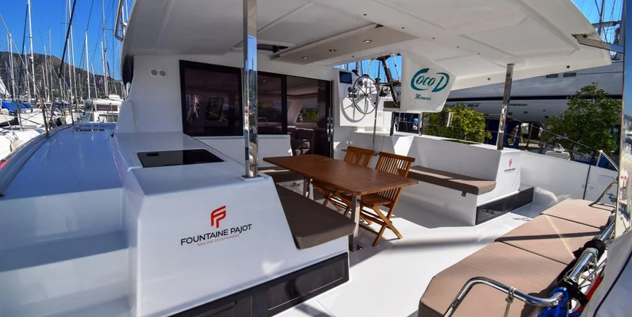 Fountaine Pajot Lucia 40