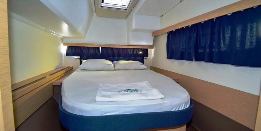 Fountaine Pajot Lucia 40