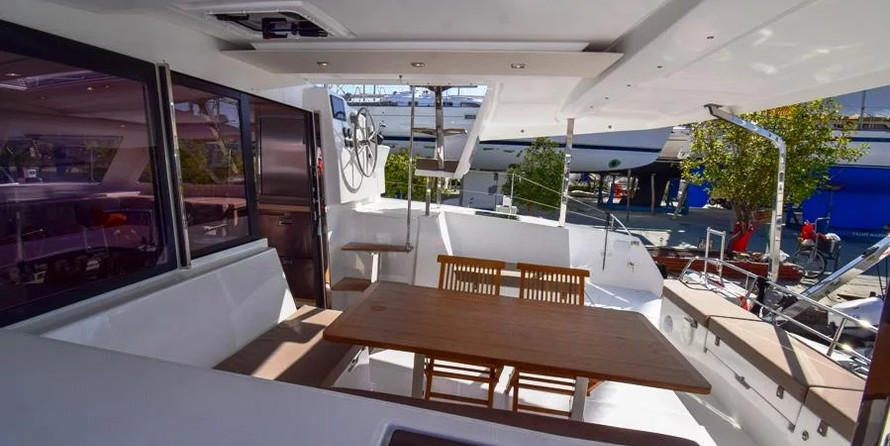 Fountaine Pajot Lucia 40