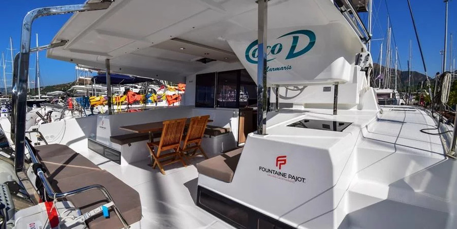 Fountaine Pajot Lucia 40