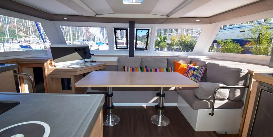 Fountaine Pajot Lucia 40