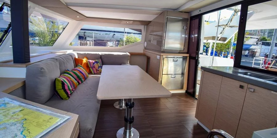 Fountaine Pajot Lucia 40