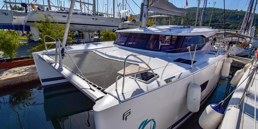 Fountaine Pajot Lucia 40