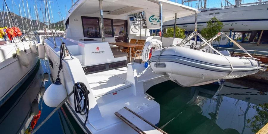 Fountaine Pajot Lucia 40