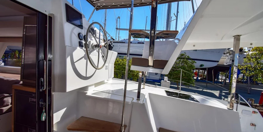 Fountaine Pajot Lucia 40