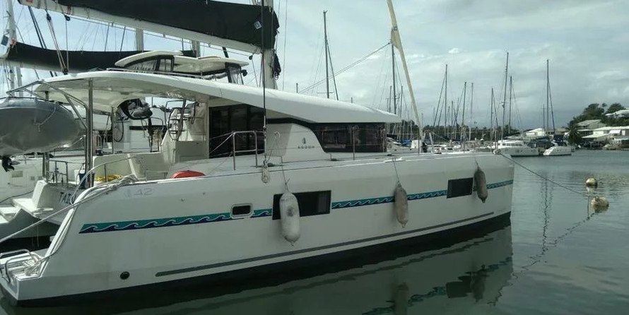 Lagoon 42