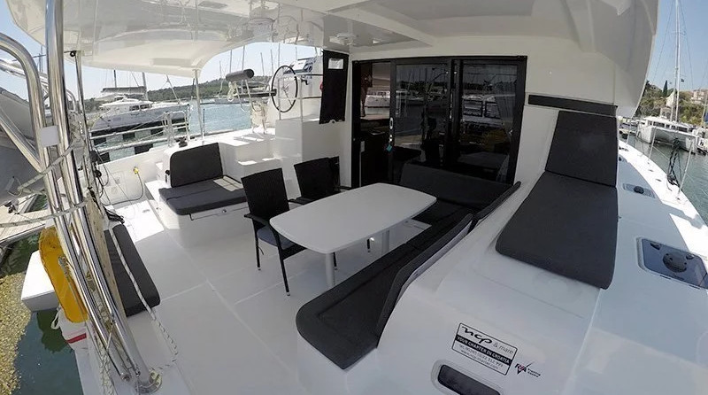 Lagoon 42