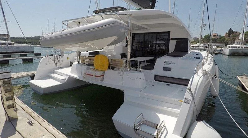 Lagoon 42