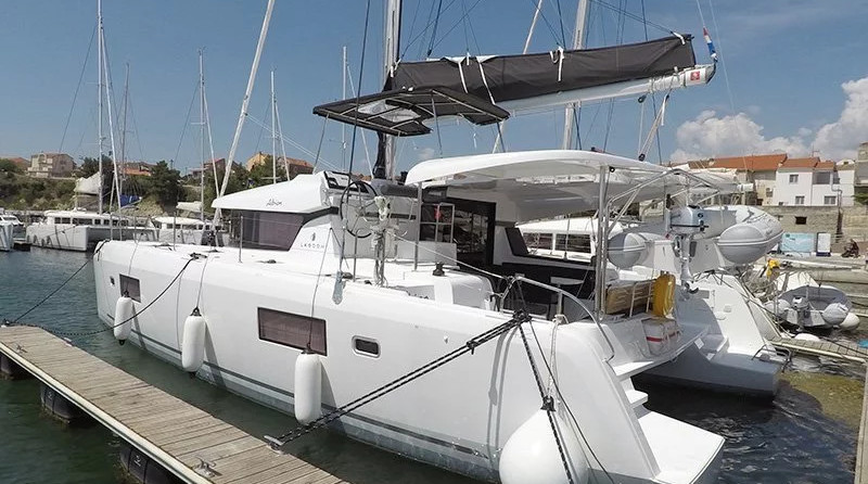Lagoon 42