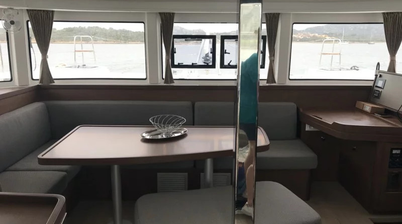 Lagoon 42