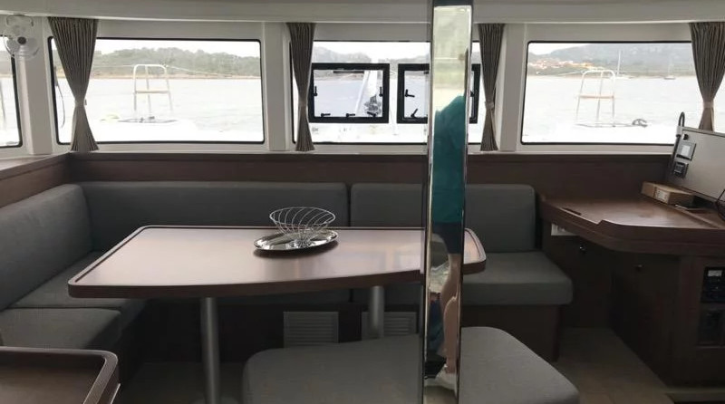 Lagoon 42