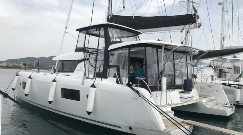 Lagoon 42