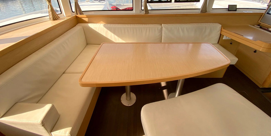 Lagoon 42